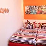 Art City-studio Kassel 3, Modern, Ruhig, Citynah, Kostenfreie Parkplaetze, Grosser Balkon, Voll Ausgestattet * Vellmar