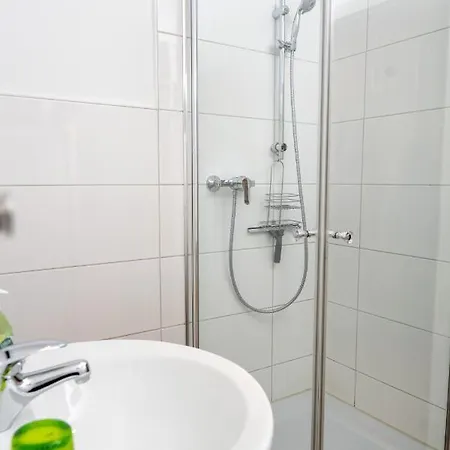 Appartement Art City-studio Kassel 3, Modern, Ruhig, Citynah, Kostenfreie Parkplaetze, Grosser Balkon, Voll Ausgestattet Vellmar