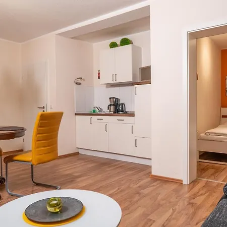 Art City-studio Kassel 3, Modern, Ruhig, Citynah, Kostenfreie Parkplaetze, Grosser Balkon, Voll Ausgestattet Appartement *