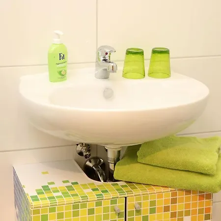 Art City-studio Kassel 3, Modern, Ruhig, Citynah, Kostenfreie Parkplaetze, Grosser Balkon, Voll Ausgestattet Appartement