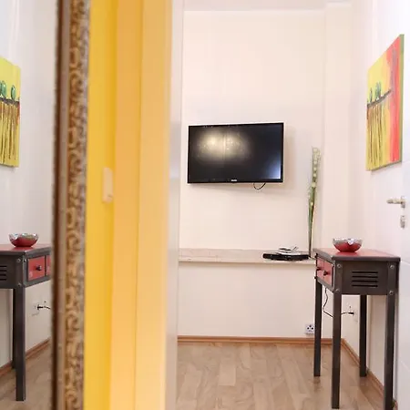 Art City-studio Kassel 3, Modern, Ruhig, Citynah, Kostenfreie Parkplaetze, Grosser Balkon, Voll Ausgestattet Appartement *