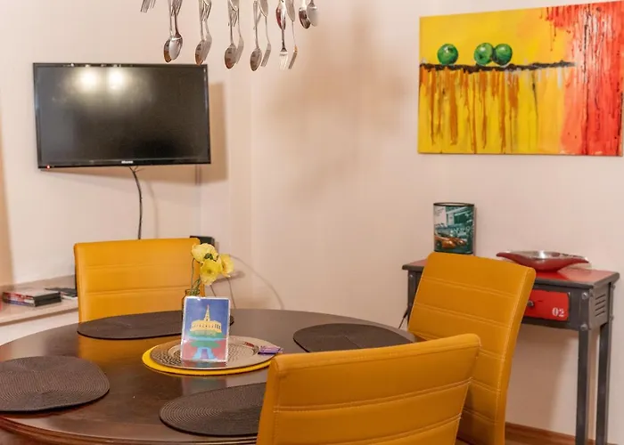 Art City-studio Kassel 3, Modern, Ruhig, Citynah, Kostenfreie Parkplaetze, Grosser Balkon, Voll Ausgestattet *