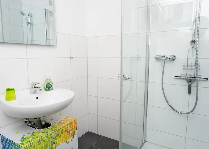 Art City-studio Kassel 3, Modern, Ruhig, Citynah, Kostenfreie Parkplaetze, Grosser Balkon, Voll Ausgestattet *