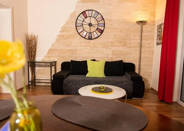 Art City-studio Kassel 3, Modern, Ruhig, Citynah, Kostenfreie Parkplaetze, Grosser Balkon, Voll Ausgestattet *