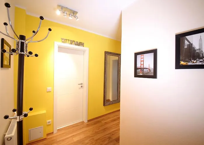 Art City-studio Kassel 3, Modern, Ruhig, Citynah, Kostenfreie Parkplaetze, Grosser Balkon, Voll Ausgestattet Vellmar